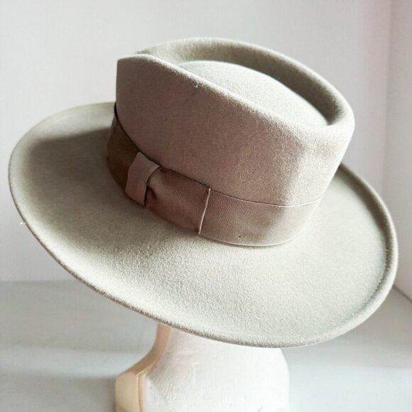Vintage Classic All wool Fedora Hat Light Beige USA Made Small - Picture 1 of 9